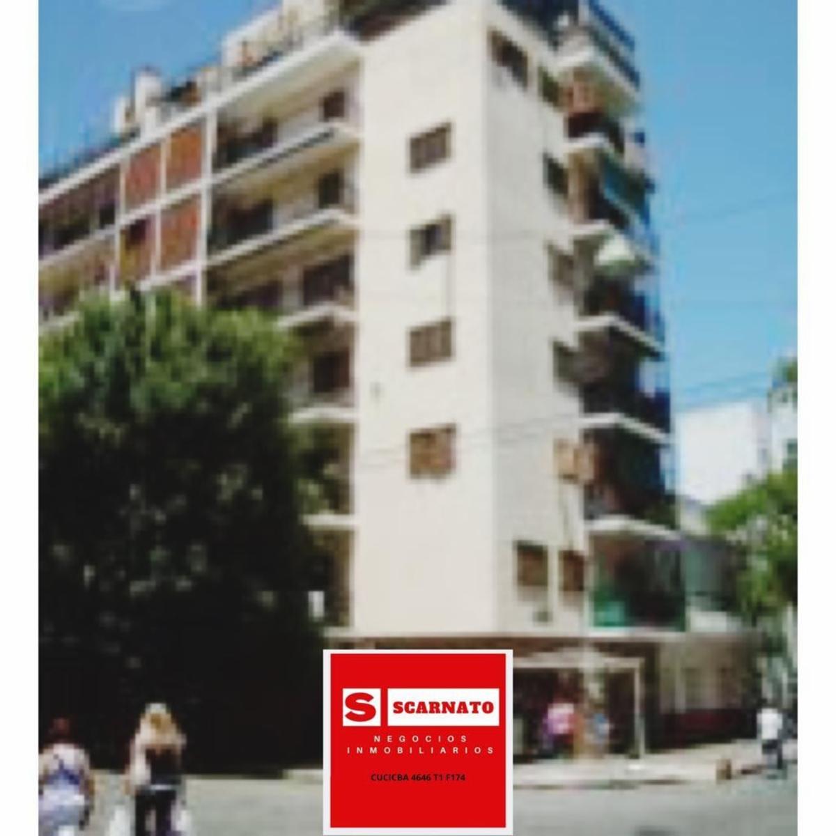Venta depto 3 ambientes, al frente con Balcón corrido, muy luminoso.