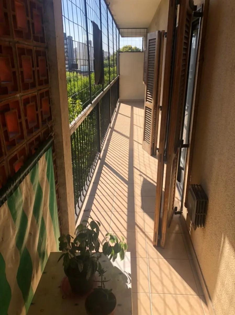 Venta depto 3 ambientes, al frente con Balcón corrido, muy luminoso. — foto 8