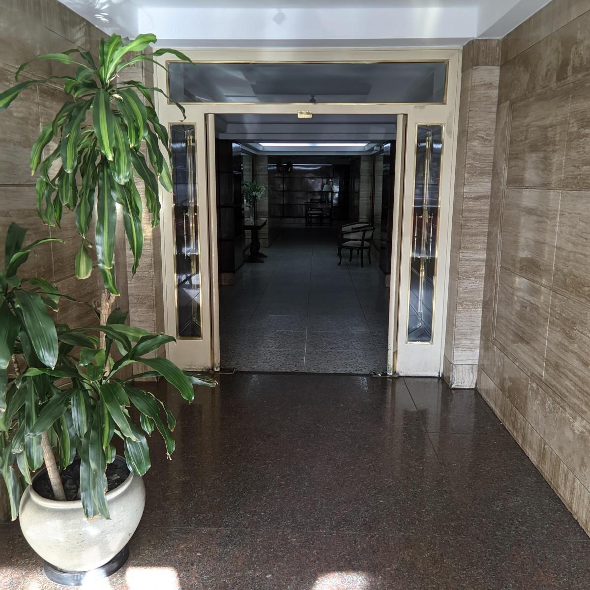 Excelente depto 4 amb mas dependencia, al frente. 150M2 — foto 2