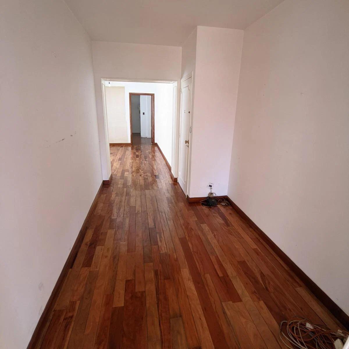 Excelente depto 4 amb mas dependencia, al frente. 150M2 — foto 6