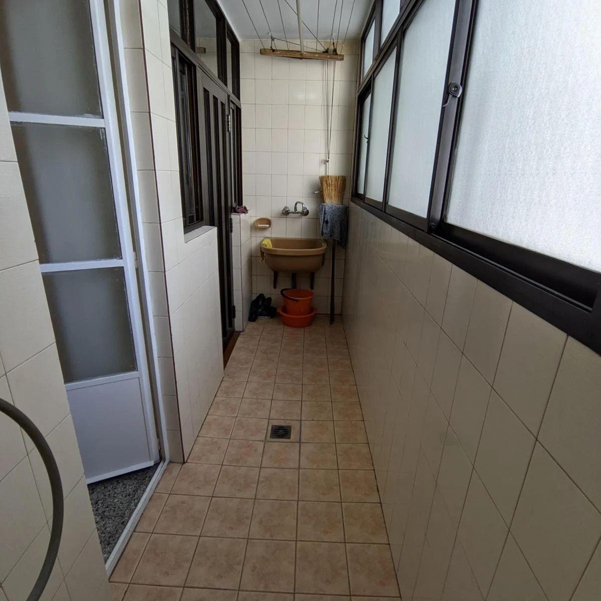 Excelente depto 4 amb mas dependencia, al frente. 150M2 — foto 7