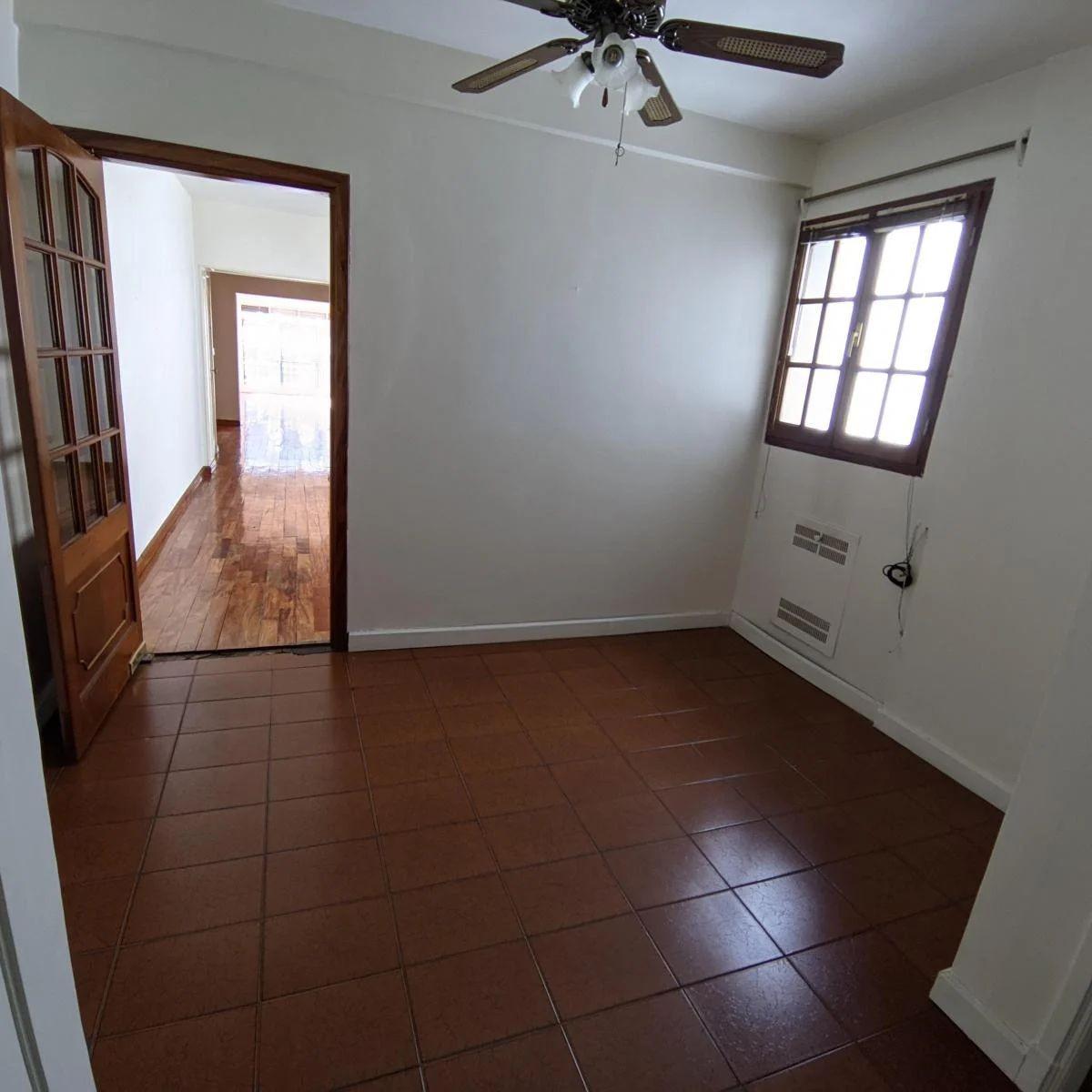 Excelente depto 4 amb mas dependencia, al frente. 150M2 — foto 12