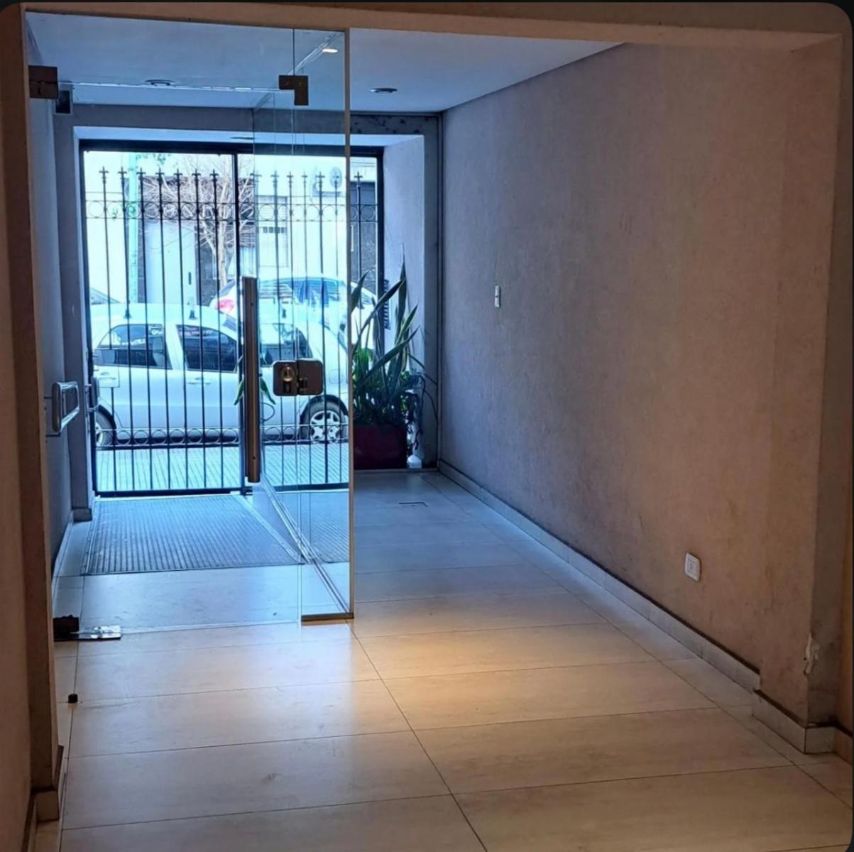 Depto 3 amb en planta baja. Excelente ubicación — foto 2