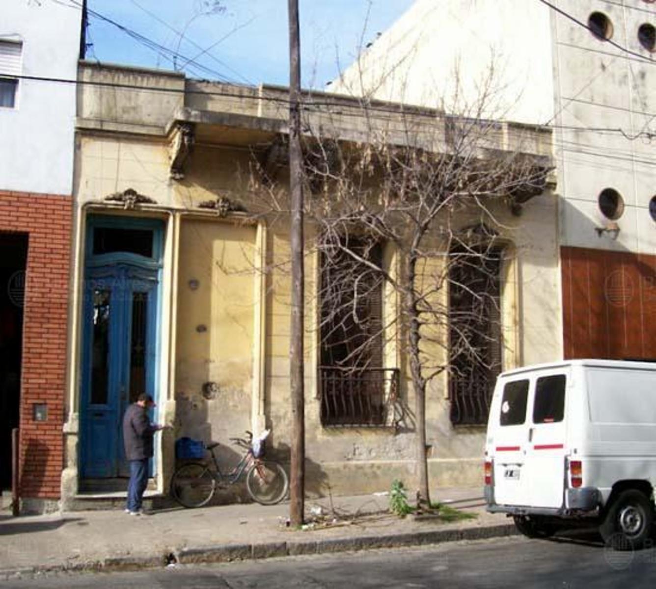 Excelente lote de 8.66(m) de Frente x 62,35 (m) en venta. Parque Patricios - Distrito Tecnológico - 2