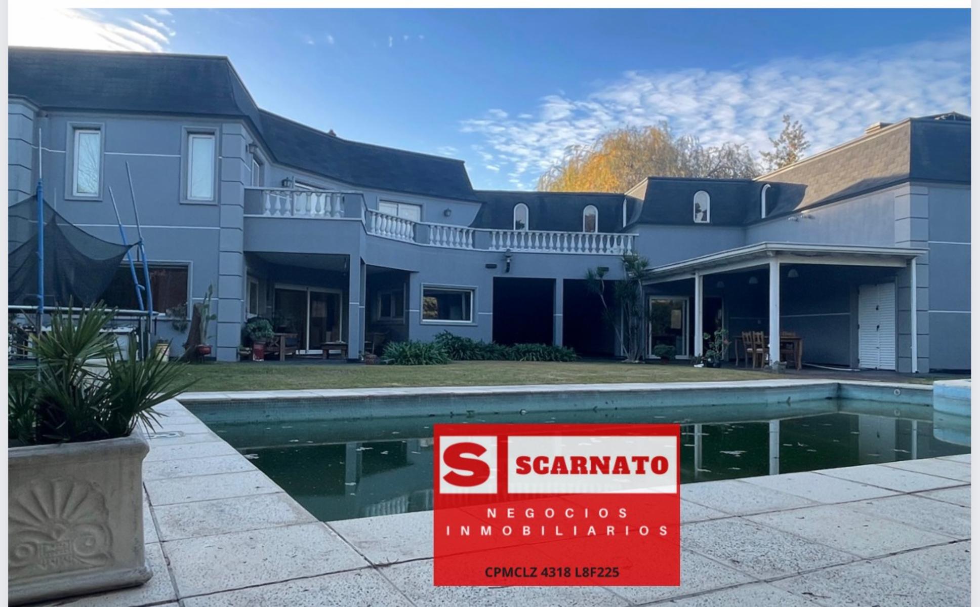 Venta de casa estilo francés -Barrio El Rocio