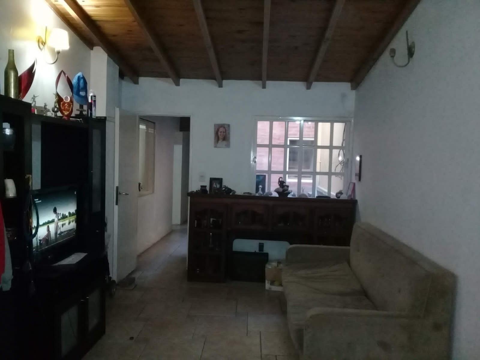 Venta casa 5 amb, en lote propio — foto 4