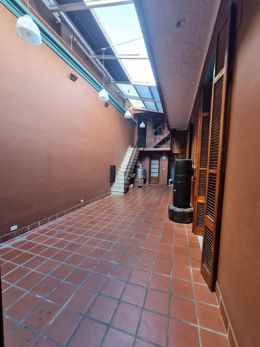 Excelente casa de categoria 6 Ambientes con Cochera -BOEDO — foto 4