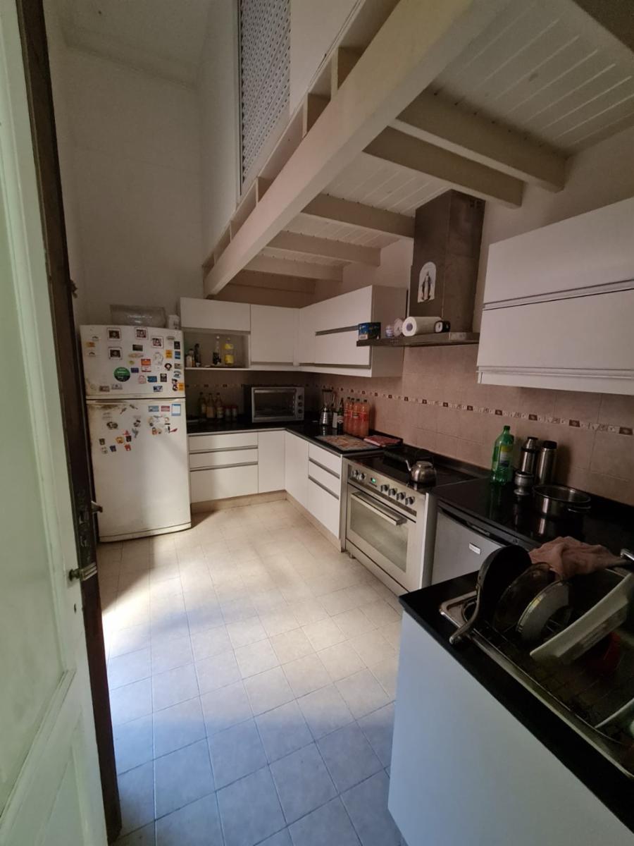 Excelente casa de categoria 6 Ambientes con Cochera -BOEDO — foto 8