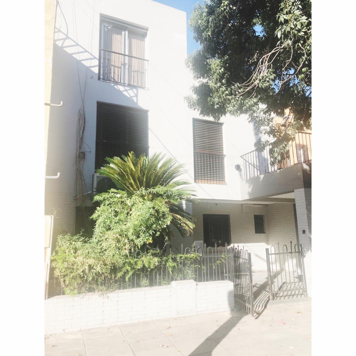 Venta casa 6 amb con cochera. Oportunidad — foto 3