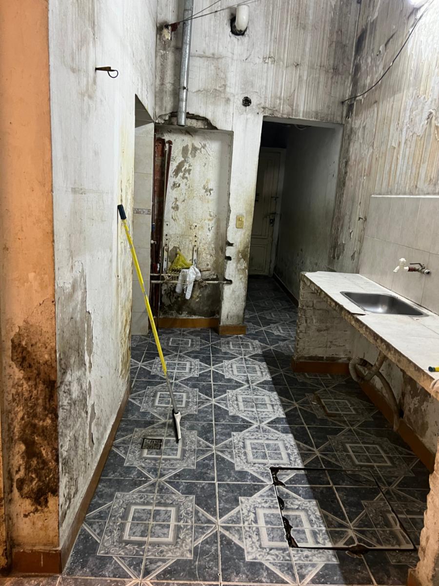 Venta local con vivienda. A refaccionar — foto 4