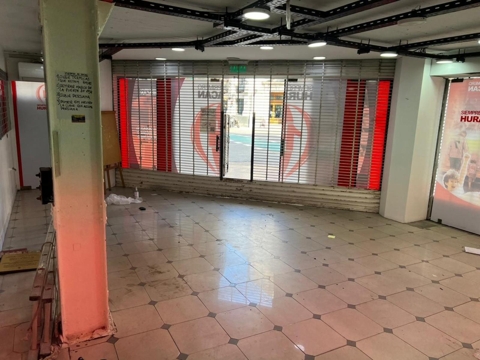 Excelente Local Comercial a la venta en Parque Patricios - 3
