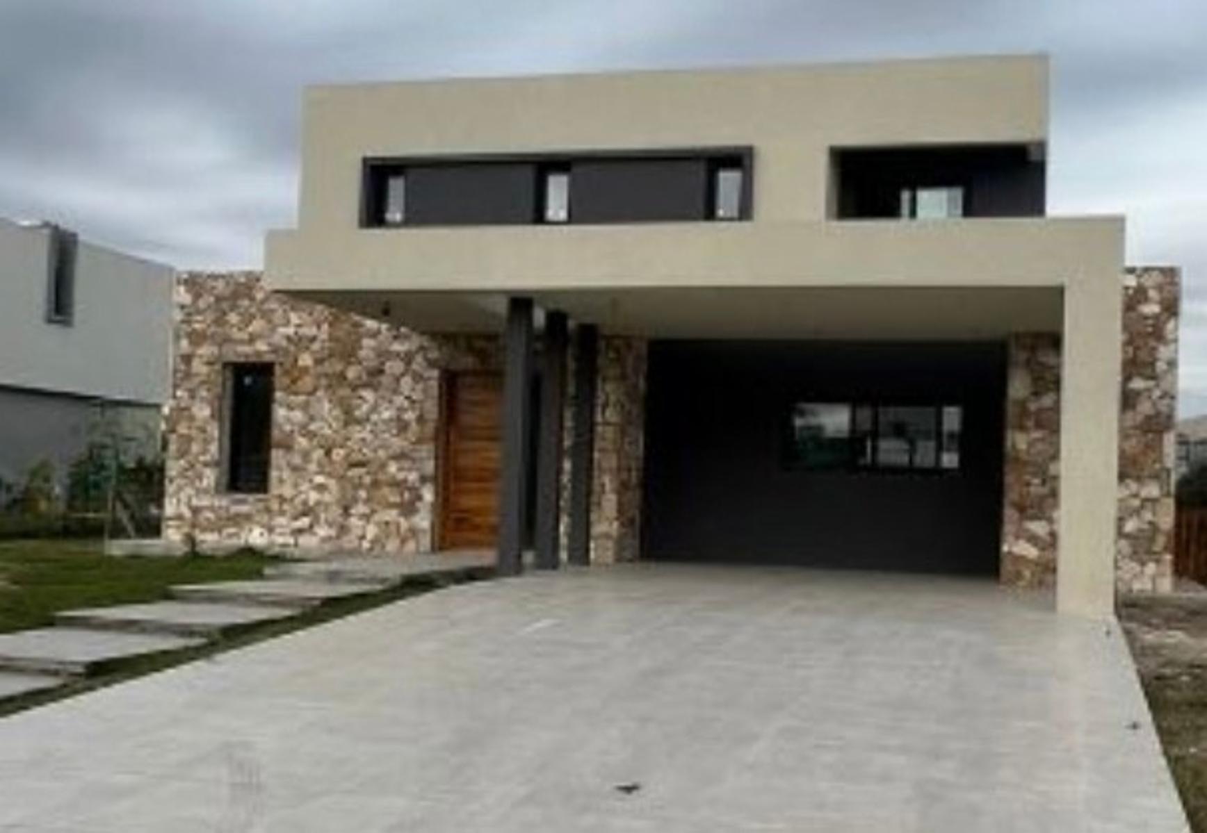 VENTA DE CASA EN TERRALAGOS CANNING