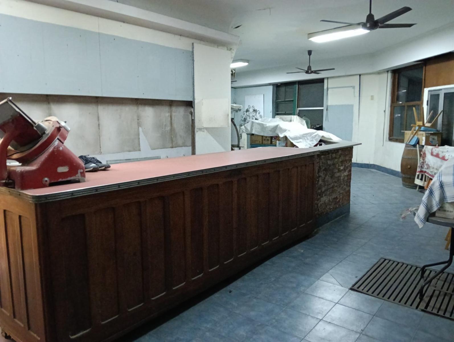 Venta local con vivienda - 8