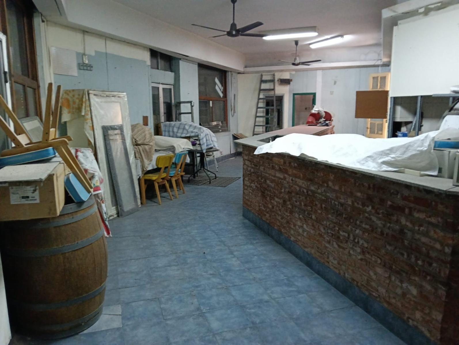 Venta local con vivienda - 9