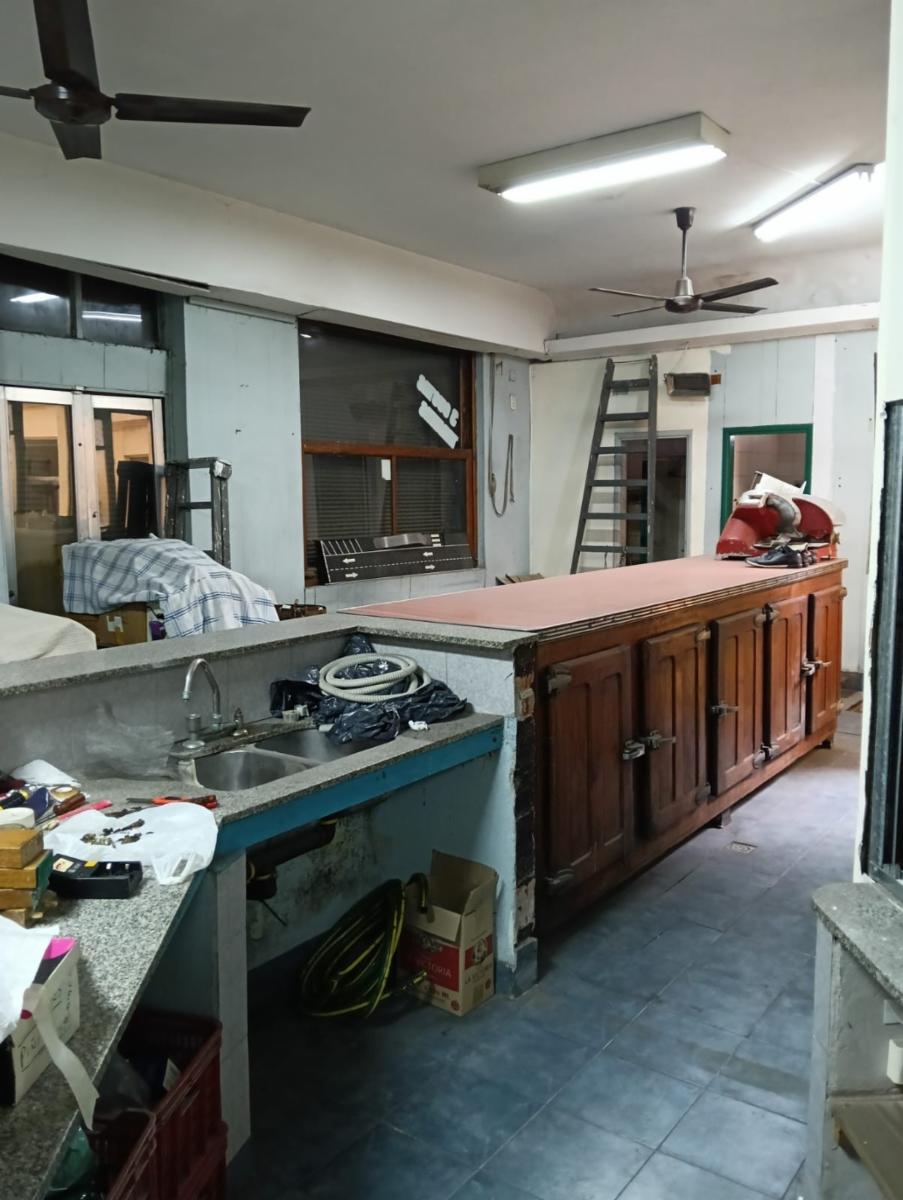 Venta local con vivienda - 12