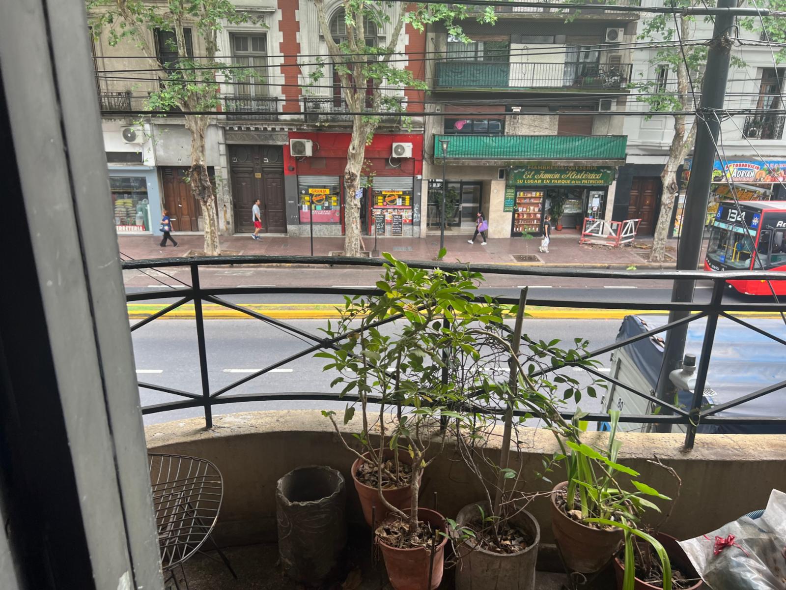 Venta depto 3 ambientes al frente, Av Caseros — foto 10