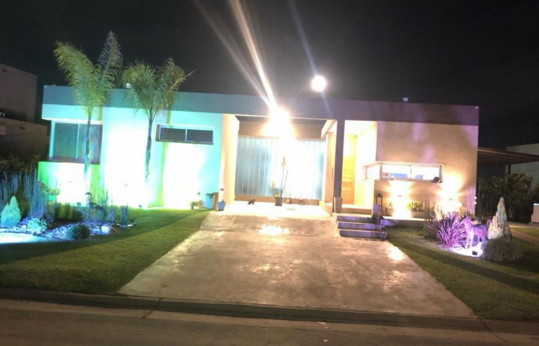 VENTA DE CASA EN SANTA JUANA CANNING