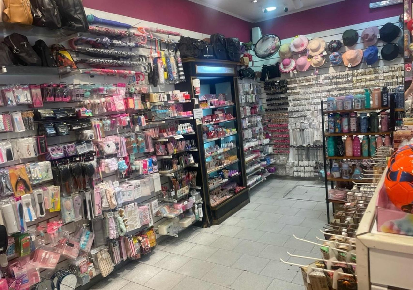 Excelente local a la Venta En Parque Patricios - 6