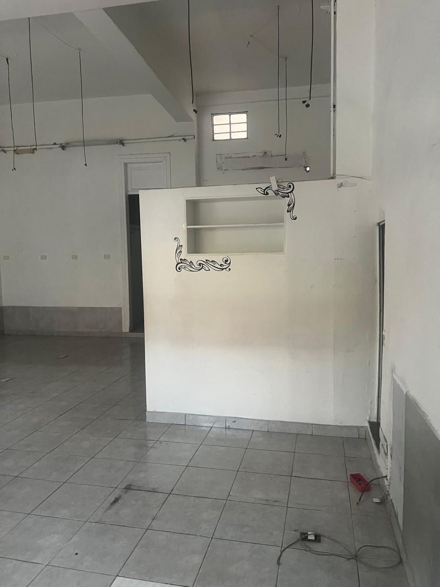 Excelente Local Comercial en Alquiler - 3