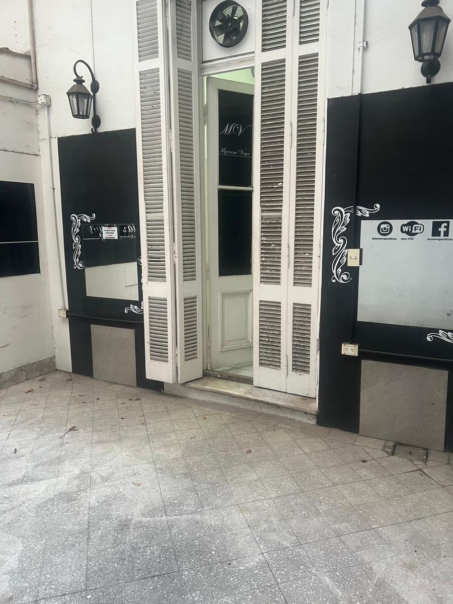Excelente Local Comercial en Alquiler - 17