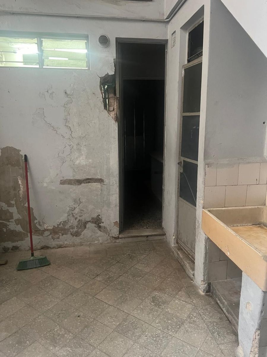 Excelente Local Comercial en Alquiler - 20