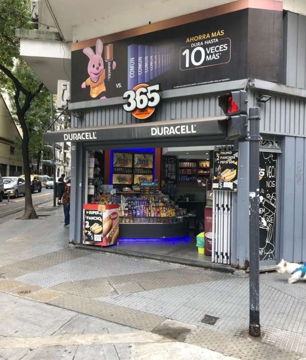 Excelente Local a la Venta en Barrio Norte - 1