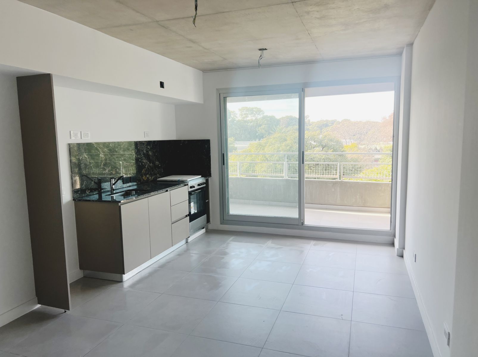Venta 2 ambientes . Al frente con balcón. 69 m2 — foto 2
