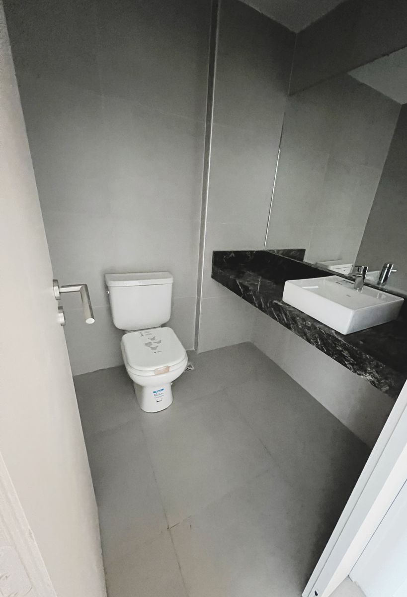 Venta 2 ambientes . Al frente con balcón. 69 m2 — foto 6