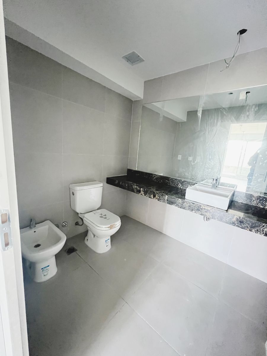 Venta 2 ambientes . Al frente con balcón. 69 m2 — foto 7