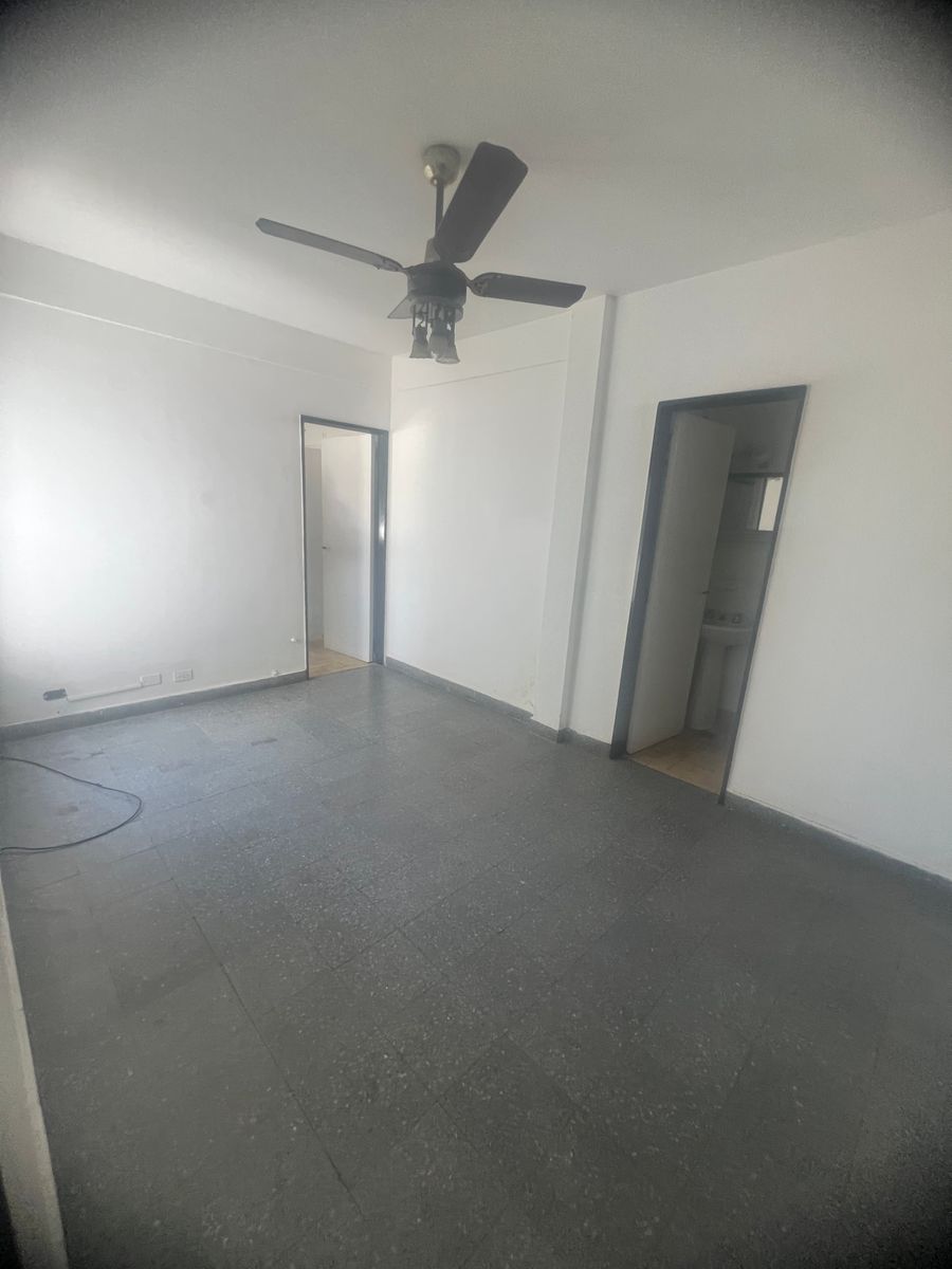 Venta depto 2 amb, frente a estación de subte linea &quotH&quot — foto 3