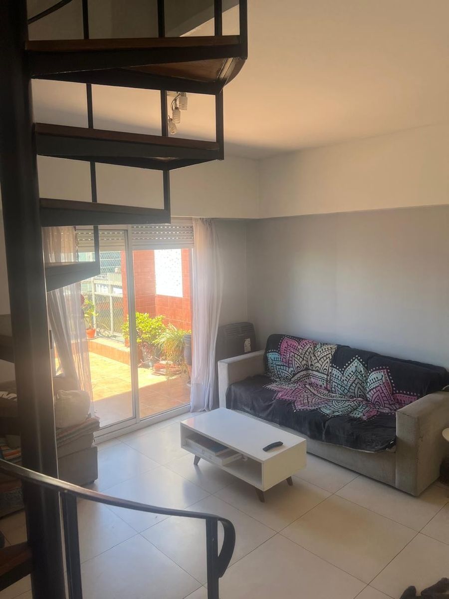Excelente Departamento 4 Ambientes tipo duplex — foto 3