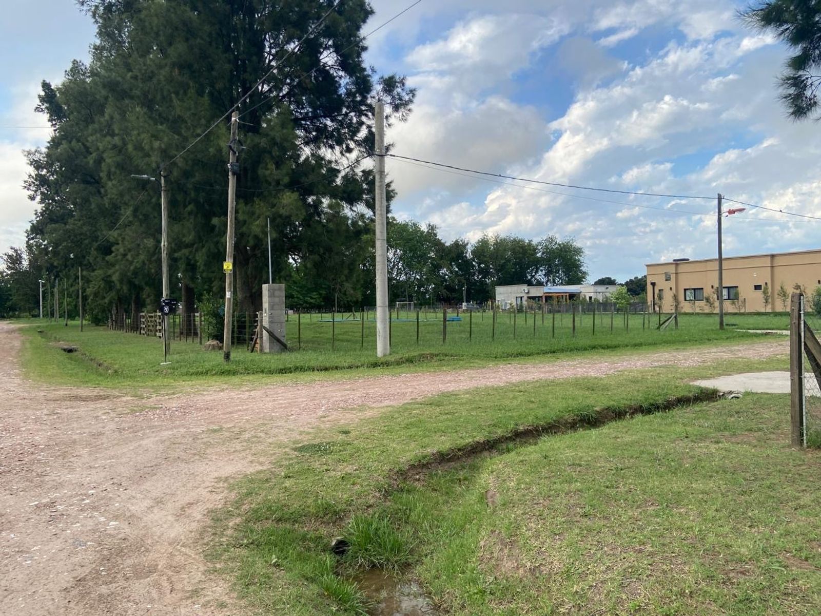VENTA DE TERRENO EN LAS GARDENIAS-PETIÓN — foto 4