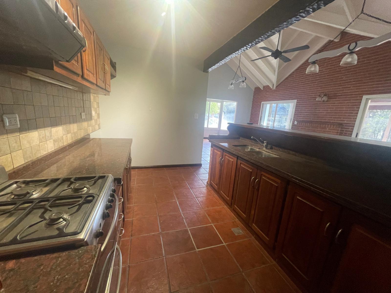 Venta de casa en Echeverría del lago de 4 amb, con piscina- Canning — foto 8