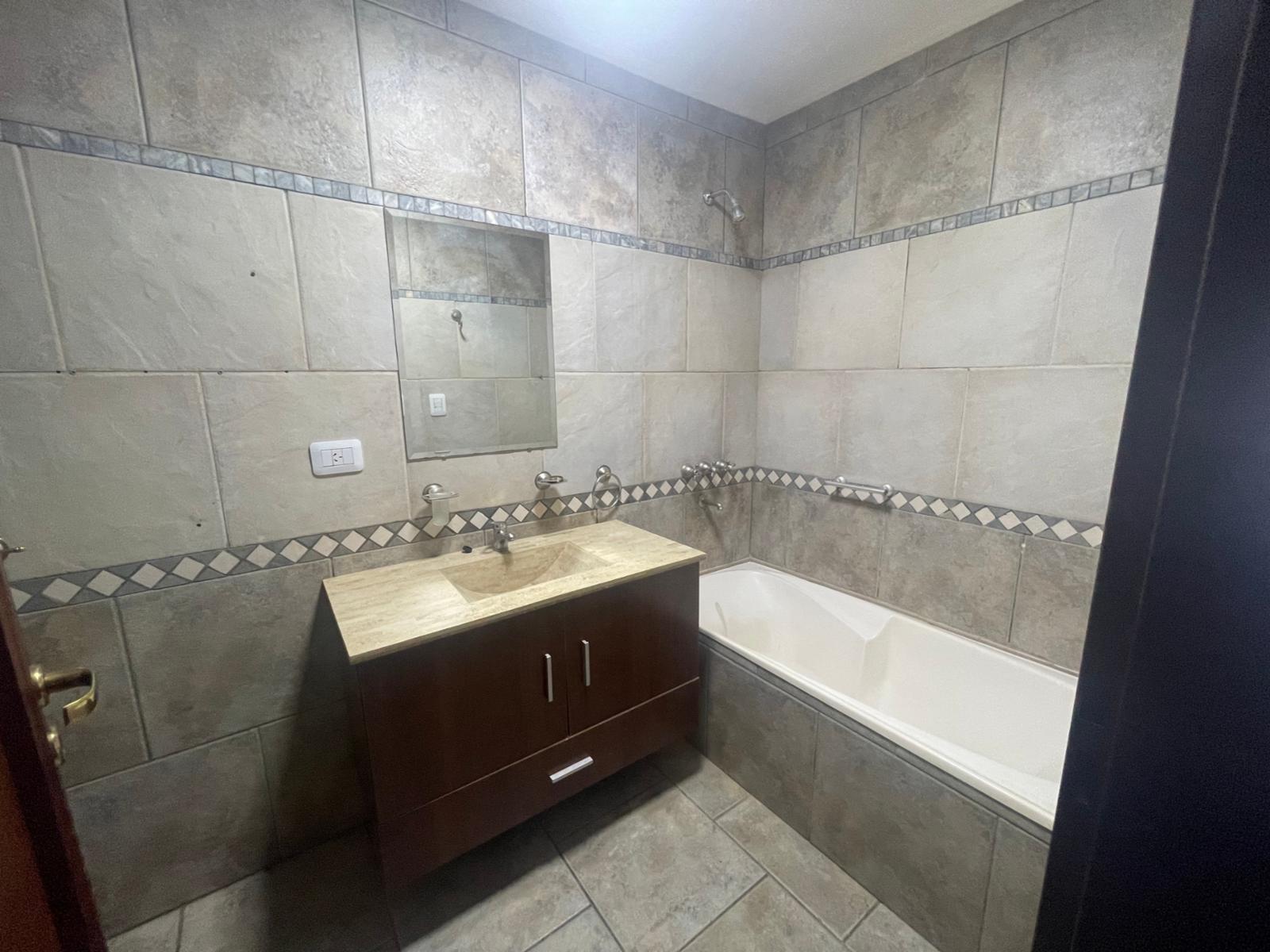 Venta de casa en Echeverría del lago de 4 amb, con piscina- Canning — foto 9
