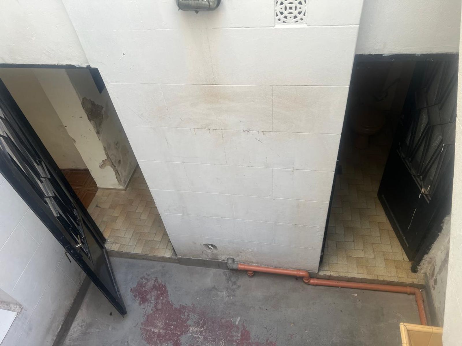 Venta Local Comercial con Vivienda a reciclar - 9
