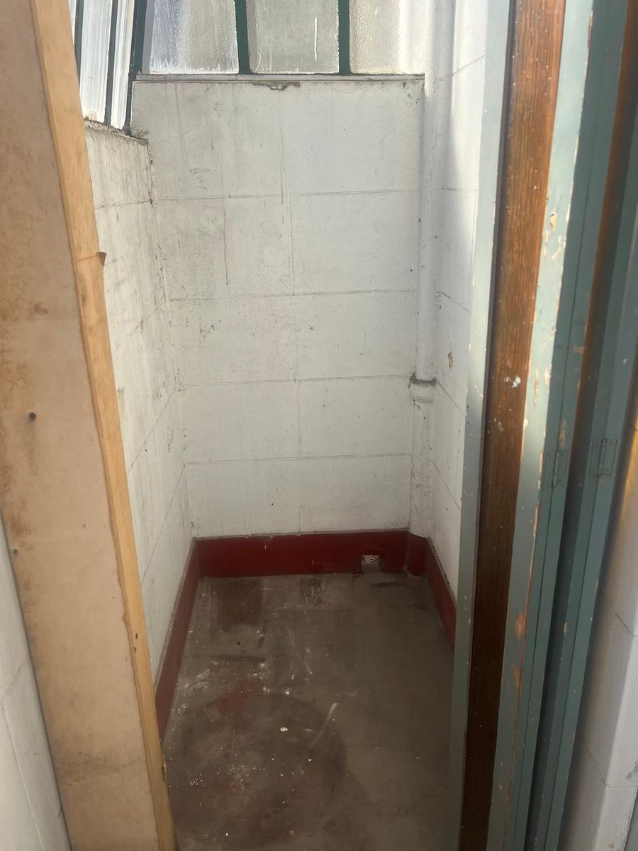 Venta Local Comercial con Vivienda a reciclar - 12