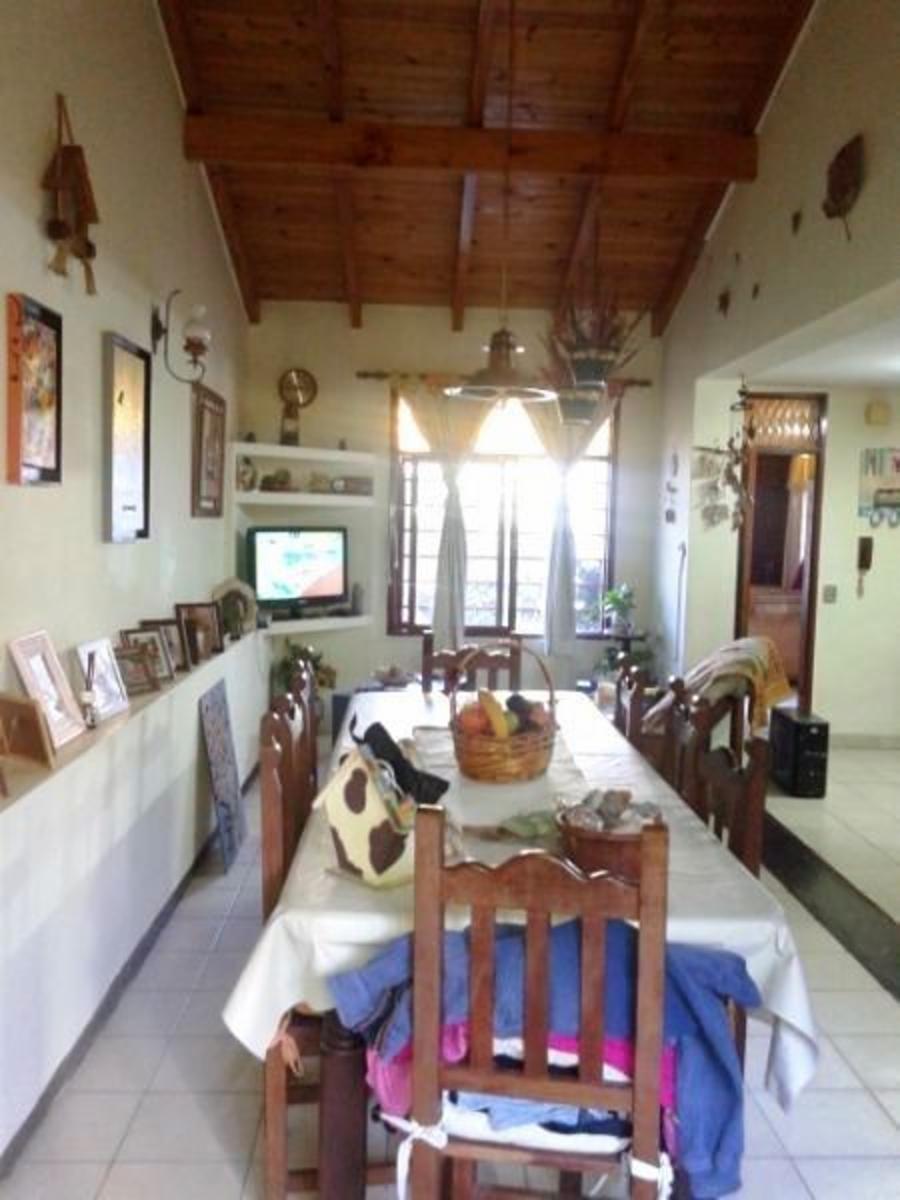 En Venta Casa de 3 Dormitorios en Santa Genoveva — foto 8