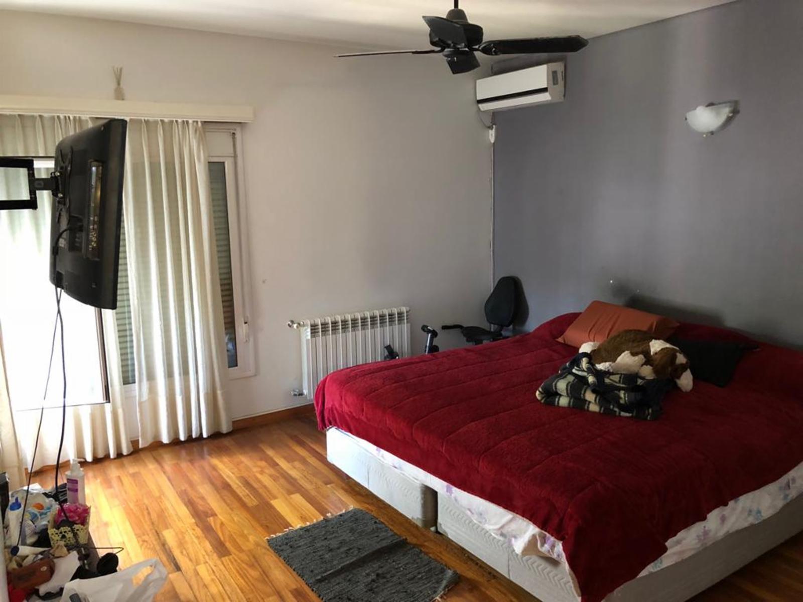 En Venta Casa 4 Dormitorio Bº Jardines del Rey 600 mts2 — foto 9