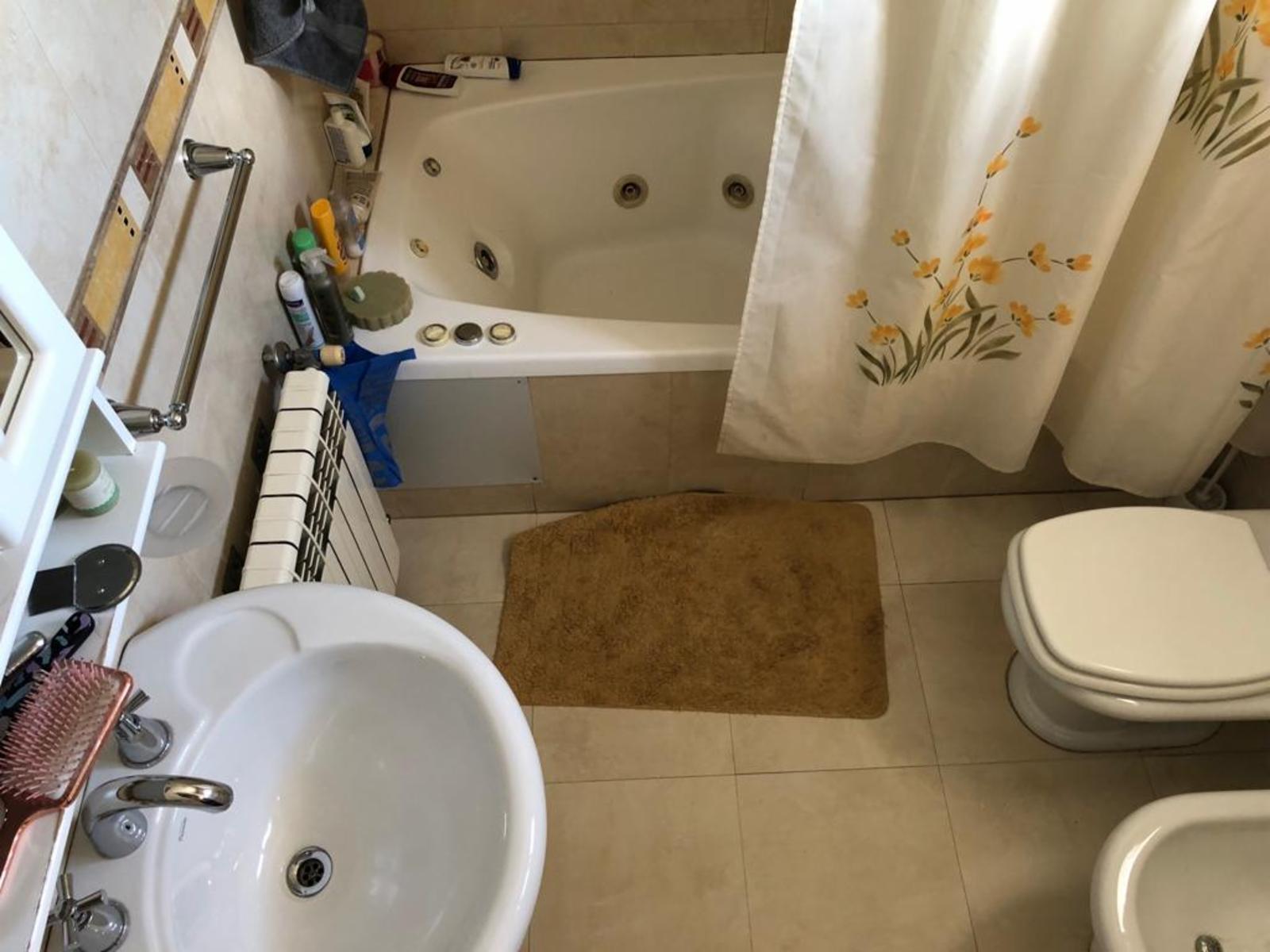 En Venta Casa 4 Dormitorio Bº Jardines del Rey 600 mts2 — foto 10
