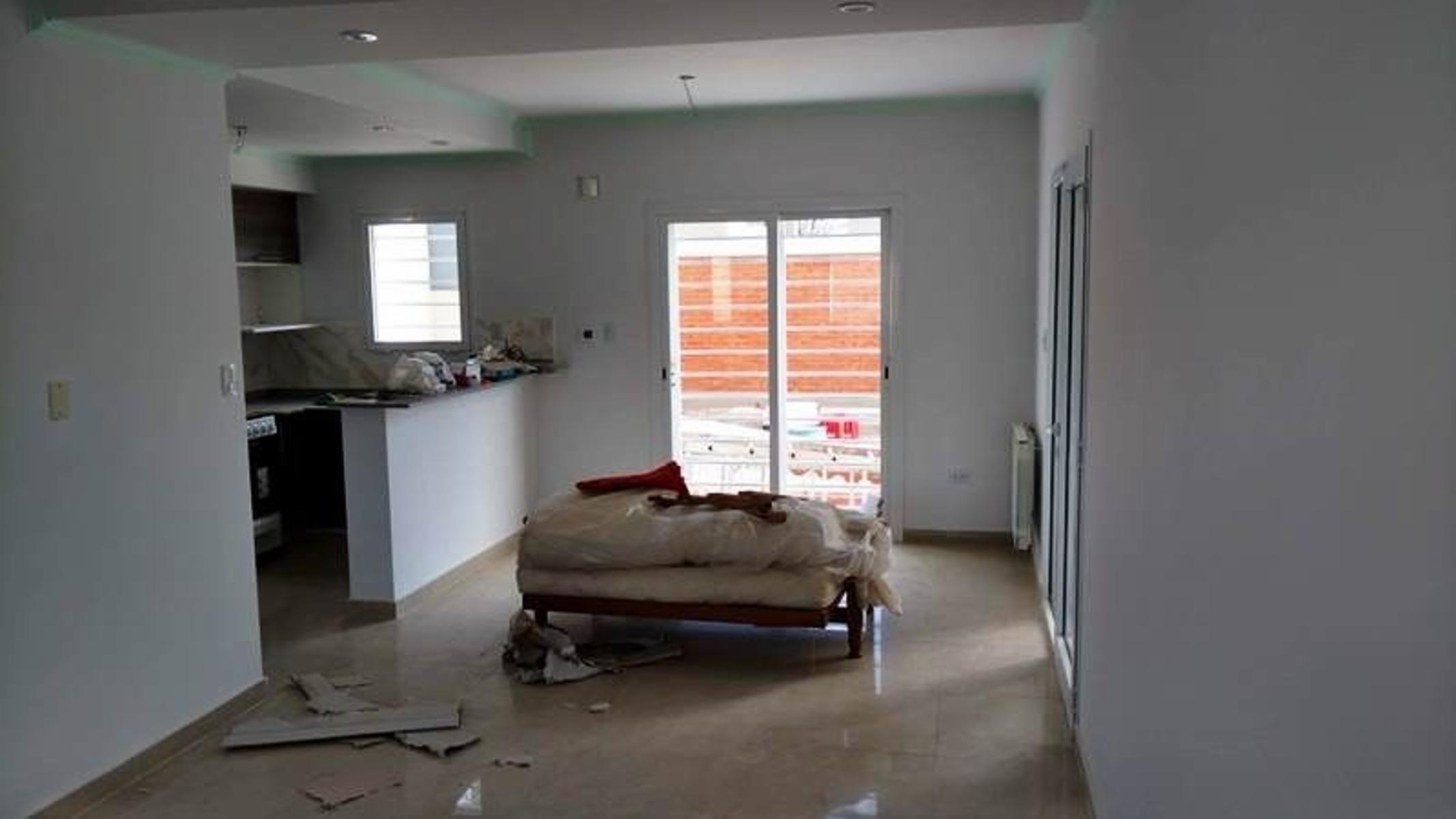 En Venta Dúplex 3 Dormitorios 107 mts2 Bª Huiliches — foto 2