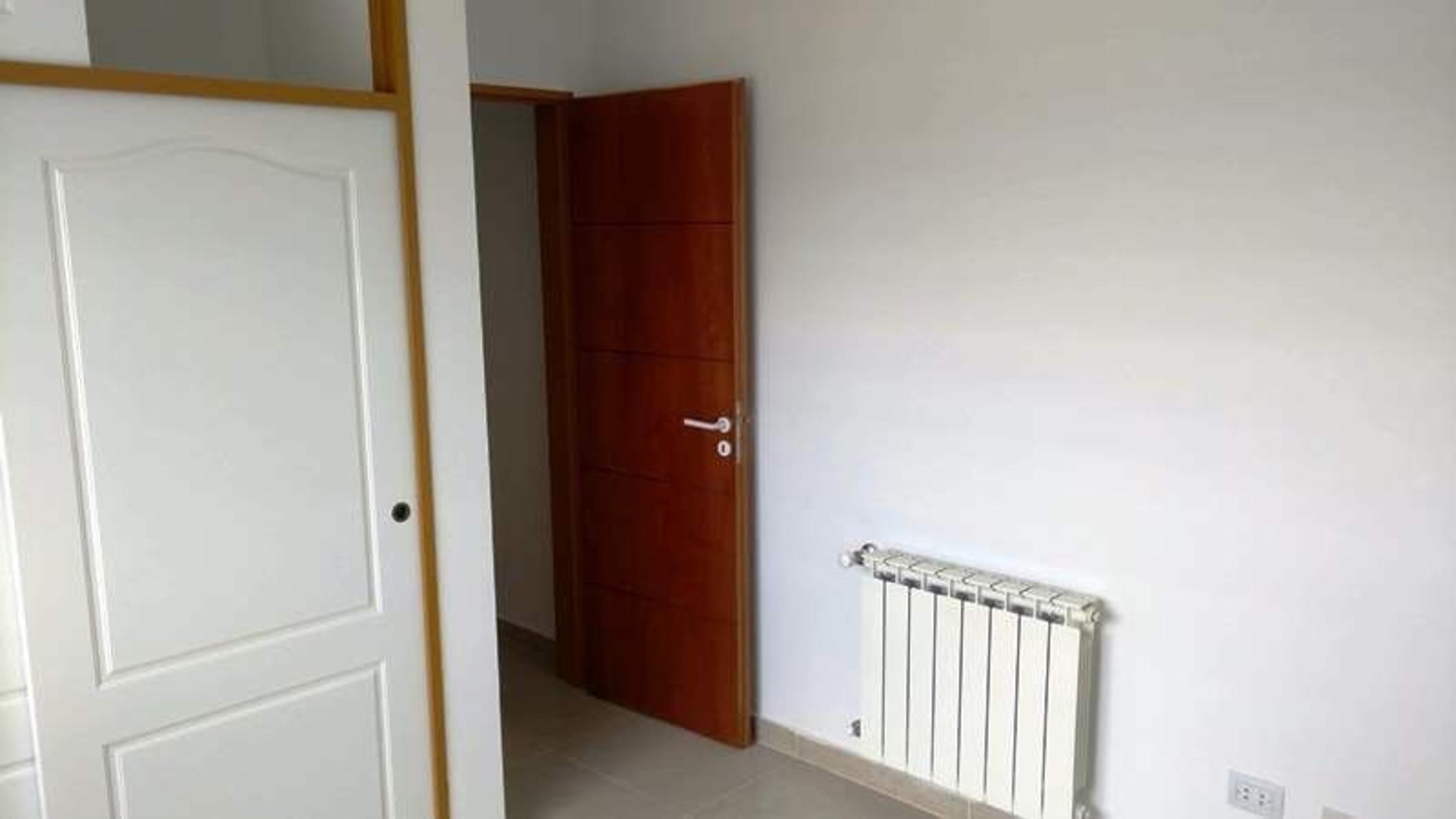 En Venta Dúplex 3 Dormitorios 107 mts2 Bª Huiliches — foto 7