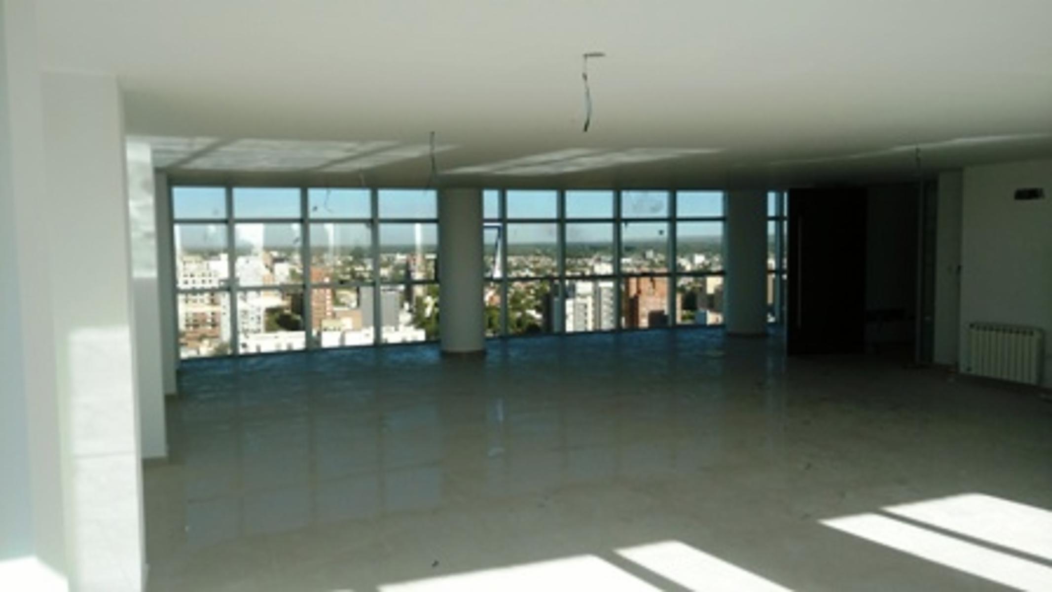 En Venta Piso de oficinas 170mts2 Av. Argentina - 1