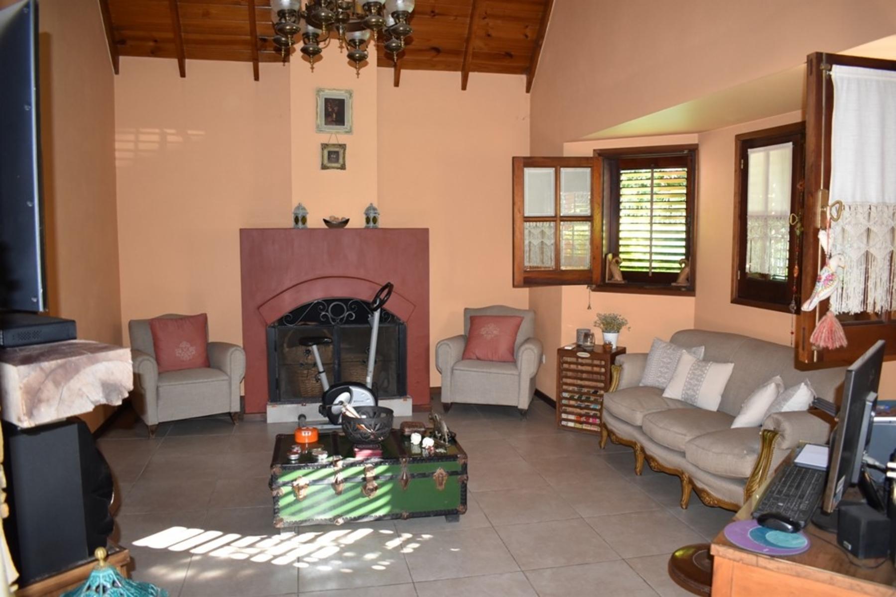 Chalet 4 Ambientes, Lote más de 1000 m2, piscina, quincho. Apto crédito — foto 2