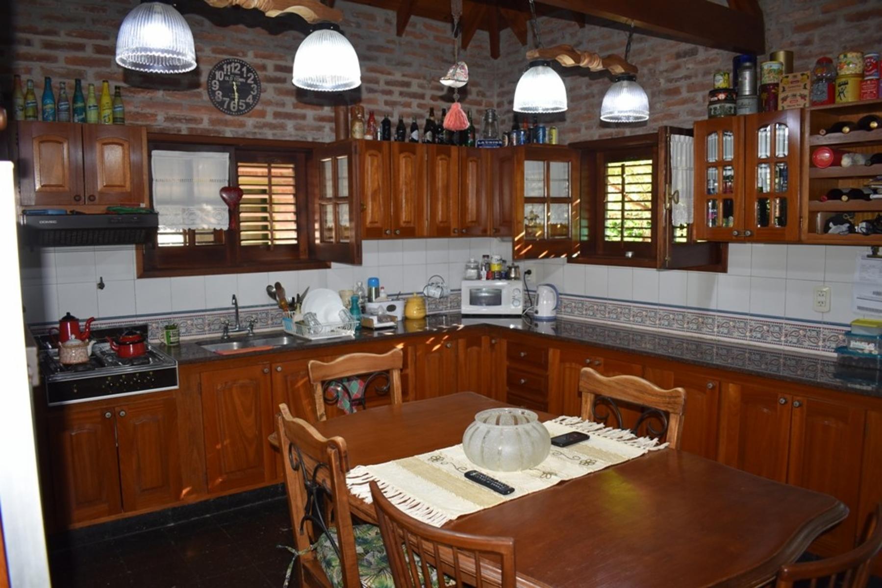 Chalet 4 Ambientes, Lote más de 1000 m2, piscina, quincho. Apto crédito — foto 7