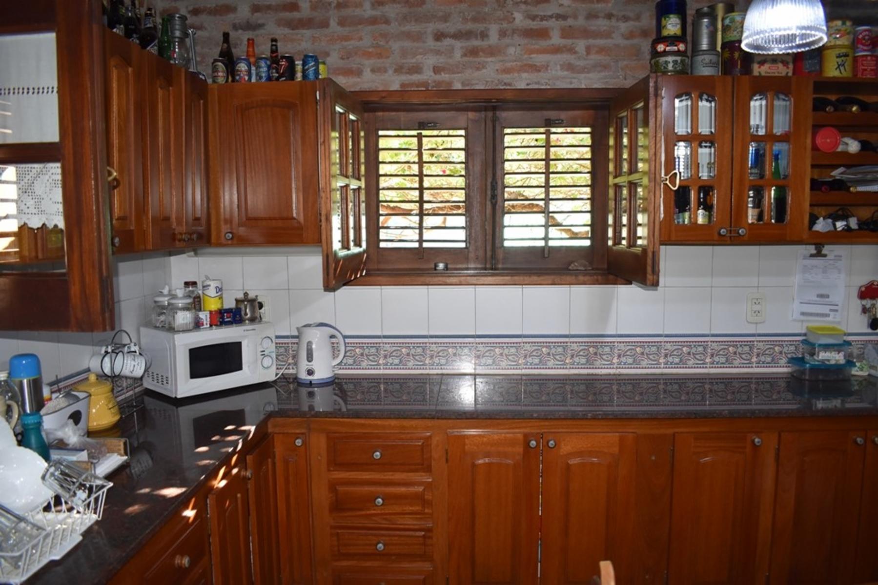 Chalet 4 Ambientes, Lote más de 1000 m2, piscina, quincho. Apto crédito — foto 9
