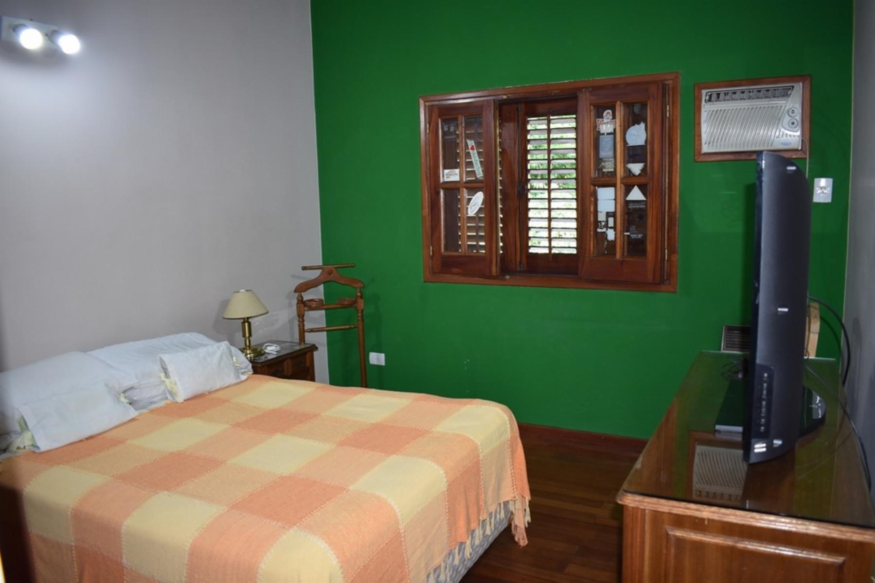 Chalet 4 Ambientes, Lote más de 1000 m2, piscina, quincho. Apto crédito — foto 10