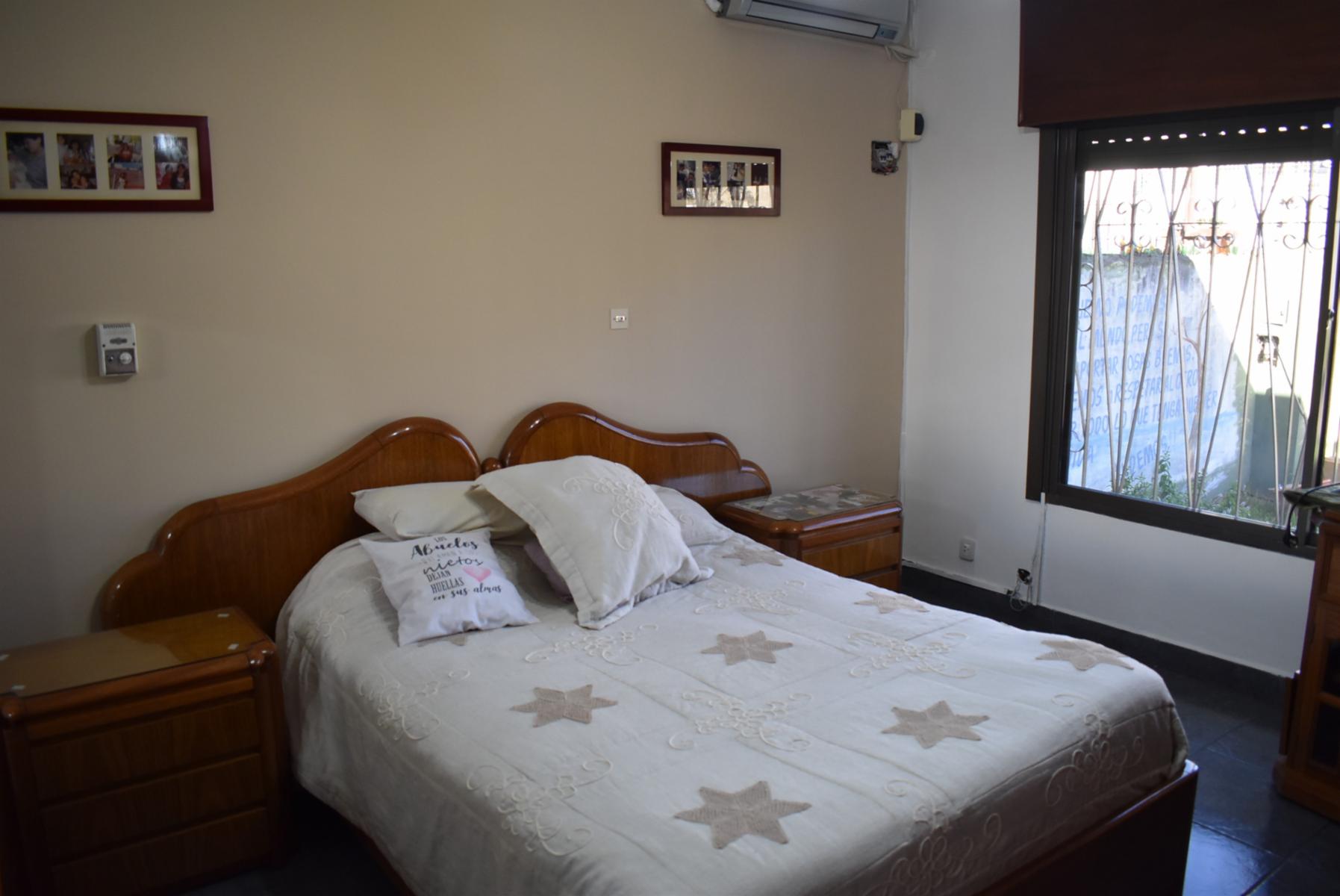 CASA EN ESQUINA DE DOS DORMITORIOS MÁS DOS LOCALES COMERCIALES — foto 9