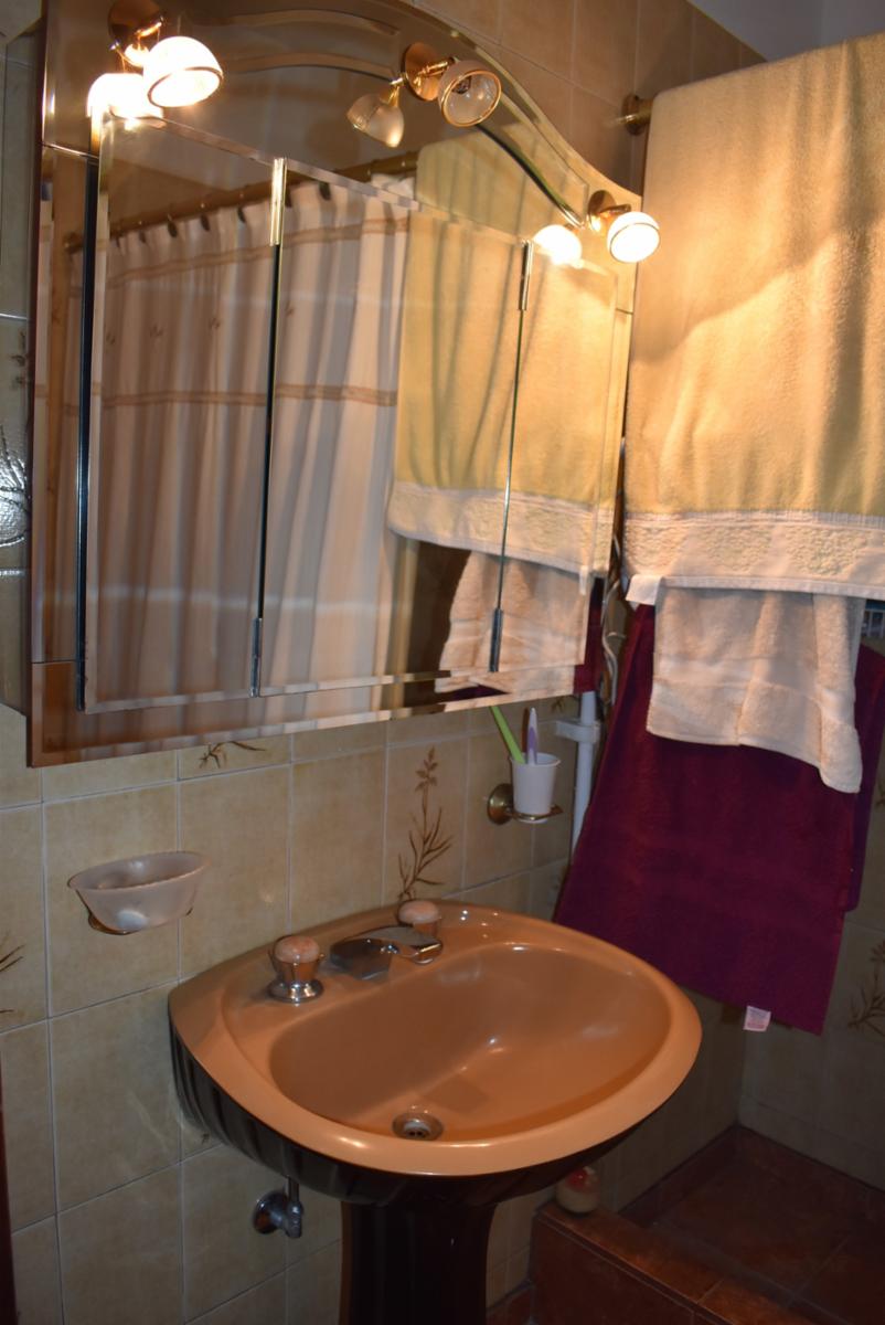 CASA EN ESQUINA DE DOS DORMITORIOS MÁS DOS LOCALES COMERCIALES — foto 11