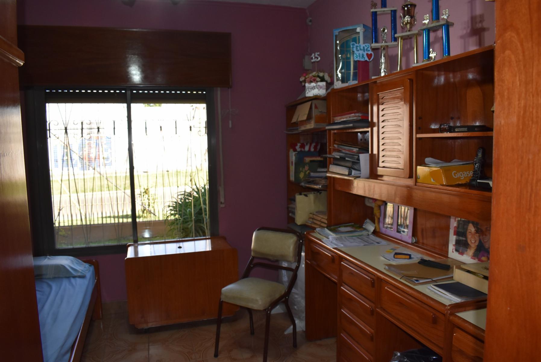 CASA EN ESQUINA DE DOS DORMITORIOS MÁS DOS LOCALES COMERCIALES — foto 12