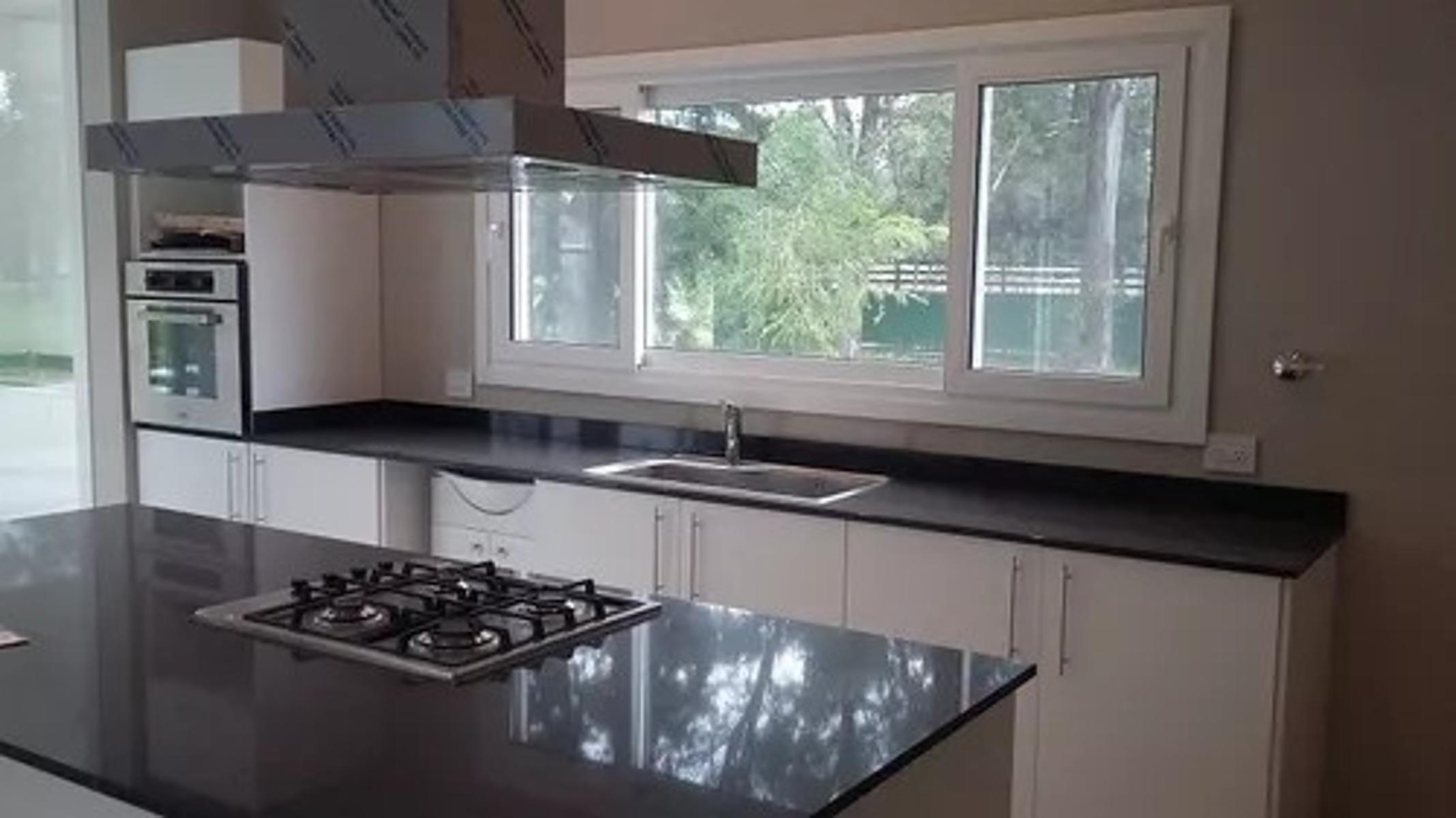Casa A Estrenar En Barrio Cerrado Saint Thomas — foto 5